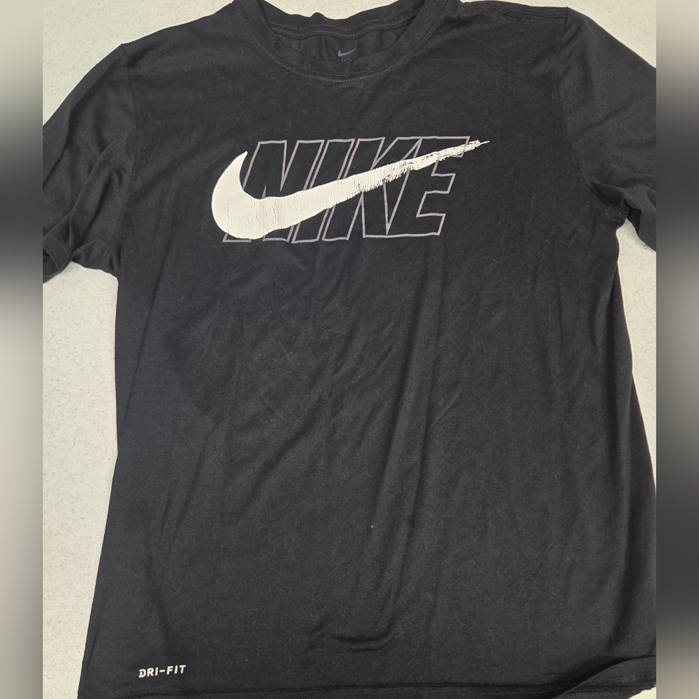Nike Black Short Sleeve Shirt With White Nike Logo. Size Medium.